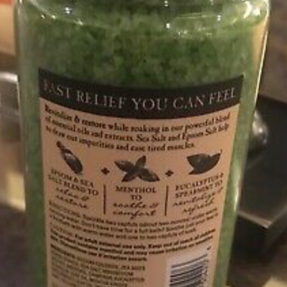 Bath Salts Village Naturals Therapy Aches and Pains Concentrated Bath Salts Soak - Picture 2 of 2